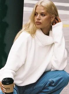 Continental Breakfast Tee White Shein Outfits Fall, Trendy Shein Outfits, Fall Inspo Outfits, Turtleneck Sweater Outfit, White Sweater Outfit, Baby Crop Top, Pink Formal Dresses, Shein Outfits, White Turtleneck