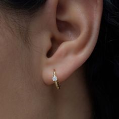 Dainty huggie hoops, perfect for multiple piercings or for a chic & minimalist look! - - - D E T A I L S - - - * Made of 925 Sterling Silver * Inner Diameter: 8.5 mm * Outer Diameter: 11 mm * Available in 14k Gold or Rhodium plated over 925 Sterling Silver * We use a thick plating for a piece that will be with you for years to come * SOLD AS A PAIR * Thickness: 1.2mm * Nickel-Free and Hypoallergenic ❖ We are at your full disposal should you have any questions whatsoever! We are happy to help! 😊 Short Coffin Nails Designs, Wedding Jewelery, Gold Huggies, Gold Pearl Jewelry, Dainty Hoop Earrings, Multiple Piercings, Small Gold Hoops, Chunky Earrings, Prom Jewelry