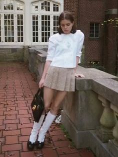 Personal Energy, Woman Standing, 가을 패션, Looks Vintage, Bella Hadid, Fashion Killa, Playing Dress Up, Passion For Fashion, Aesthetic Clothes