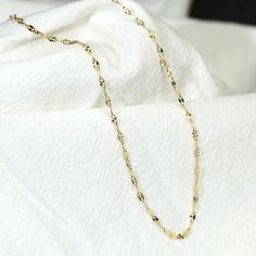 Brand Name: AveuriMetals Type: Stainless steelOrigin: Mainland US(Origin)CN: ZhejiangNecklace Type: Chains NecklacesMaterial: MetalGender: WomenFunction: Mood TrackerFunction: chain necklace for womenModel Number: JYNK02Style: ClassicShape\pattern: chain necklacePendant Size: 2mmFine or Fashion: FashionOccasion: PartyChain Type: Water-wave ChainItem Type: NecklacesCompatibility: All Compatible1: necklace for women2: jewelry wholesale3: boho becklace4: bohemian necklace5: fashion necklace6: trend Women Chain, Water Waves, Chain Choker, Womens Necklaces, Arrow Necklace, Gold Color, Gold Jewelry, Chain Necklace, Lips