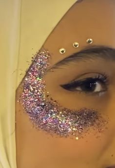 Pride Glitter, Glitter Face Paint, Glitter Ideas, Festival Face Paint, Painting Glitter, Glitter Bar, Festival Makeup Glitter, Face Glitter, Festival Face