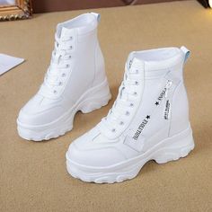 White Platform Boots, White Motorcycle, Women's Motorcycle Boots, Pretty Shoes Sneakers, Boots Woman, Shoes Outfit Fashion, Women Ankle Boots, Ankle Shoes