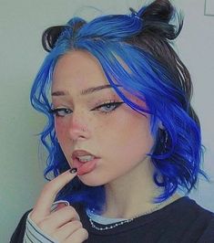 Split Dyed Hair, Short Grunge Hair, Hair Inspiration Short, Alternative Hair, Dye My Hair, Hair Dye Colors, Short Hair Haircuts