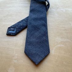 Brand New With Tags. Denim Texture. Thicker Material Than Standard Tie. Approximately 3 Inches At Widest Point Of Blade. Denim Texture, Green With Blue, Tie For Men, Red Rope, Tie Men's, Red Tie, Stripe Silk, Tommy Hilfiger Man, Mens Neck Ties