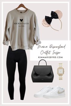 Cute Womens Disney Outfits, Fall Outfits Disneyland, Outfits To Wear In Disneyland, Outfit Ideas For California, Disney Paris Family Shirts, Bougie Disney Outfits, Disney Paris Shirt Ideas, Disney In Paris Outfits, Orlando Trip Outfits