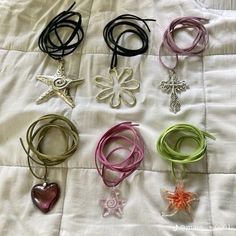 Accessories For Outfits, Homemade Jewelry Ideas, Homemade Necklace, Homemade Jewellery, Homemade Accessories, Funky Accessories, Homemade Necklaces, Dope Jewelry, Homemade Jewelry