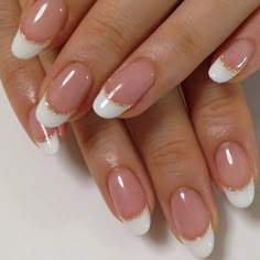 French Tip Nails Cute Design, Bride Wedding Nails French Tip, French Nail Art For Short Nails, French Nail With Glitter Line, White With Gold Tips Nails, White French Tip Nails With Gold Line, French Top Designs, Shine French Nails, French Manicure With Gold Tips