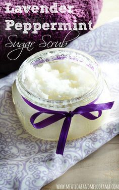 diy lavender peppermint sugar scrub with essential oils Diy Sugar Scrub Recipe, Peppermint Sugar Scrubs, Diy Lavender, Peppermint Sugar