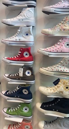 Converse Closet, Trendy Shoes 2023, Converse Shoes Aesthetic, Shoe Outfits, Converse Collection, Cute Converse Shoes, Converse Aesthetic, Casual Winter Outfit, Cute Converse