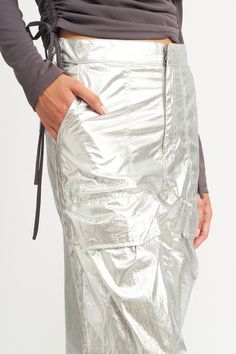 Make a bold statement with this futuristic metallic silver cargo pants, designed to stand out from the crowd. These eye-catching pants are a perfect blend of fashion and futurism, featuring a high-shine silver finish that reflects light with every step. The spacious cargo pockets add a touch of practicality, while the relaxed fit ensures comfort along with standout style. Ideal for those who dare to be different, these pants are a great choice for festivals, themed parties, or just making an eve Loving Life, Cargo Pants Women, Bottom Clothes, Fashion Details, Bottoms Pants, Trend Setter, Capsule Wardrobe, Set Dress, Cargo Pants