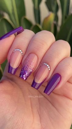 Purple Nail Inspo Acrylic Short, Nail Ideas Dark Purple, Purple Nails Wedding, Dark Violet Nails Designs, Dark Purple And White Nails, Dark Purple And Gold Nails, Purple Hoco Nails, French Tip Nails Purple, Applying Acrylic Nails