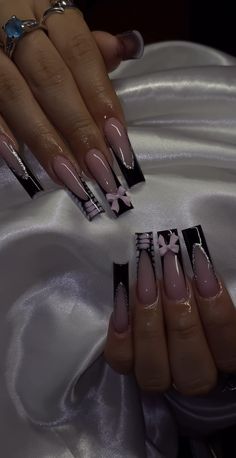 Acrylics Black Design, Long Black Nail Ideas Square, Guest Wedding Nail Ideas, Black Sets Nails, Black And White Nails Birthday, Burgundy And White Nails Acrylic, Nail Art Acrylic Designs, Square Nail Designs Baddie, Statement Nail Ideas