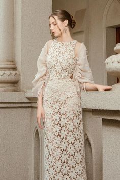 Look amazing and feel confident in the midi dress! It's soft lace fabric and flattering midi cut will make you the star of the room. Perfect for special occasions, this dress will make you look fabulous and chic. Mean Blvd, Lace Midi, Lace Midi Dress, Neck Lace, Classy Dress, Womens Midi Dresses, Looks Vintage, Feel Confident, Lace Fabric