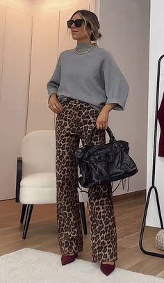 Snake Print Bodysuit Outfit, Warm Fall Day Outfit, Animal Print Pants Outfit, Fall Day Outfit, Work Dress Code, Bodysuit Outfit, Animal Print Pants, Outfit Work, Frock Fashion