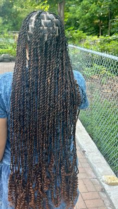 island twists with curls Long Senegalese Twist With Curly Ends, Long Twists With Curls, Waist Length Twists, Island Twist Hairstyle Curls, Black And Blonde Island Twist, Medium Island Twist With Curls, Island Twist Without Curls, Island Twists With Curls, Twist With Curls At The End