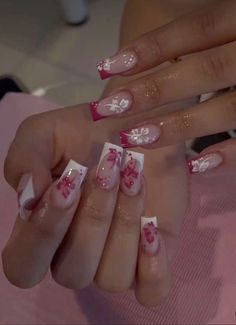 Holiday Nails Flowers, Hot Pink Nail Ideas, Summer Nails Square, Winter Nail Art Designs, Hawaii Nails, Pink White Nails, Holiday Acrylic Nails, Nails Colorful, Hard Nails