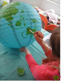 Diy Recycled Toys, Earth Activities, Around The World Theme, Solar System Projects, Montessori Ideas, Space Party, Travel Party, Crafts Hacks, Science Projects