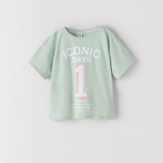 Acid Wash Printed T-Shirt. Brand New With Tags. Size 13-14. ( 64.6 Inches) Latest Tops For Girls, Sporty Crop Top, T Shirts For Girls, Zara Outfit, Latest Tops, Zara Girl, Zara Shirt, Girl Inspiration, Zara Kids