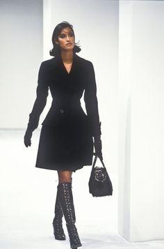 #DolceGabbana #model #YasmeenGhauri 1990 Style, Dolce And Gabbana Runway, Yasmeen Ghauri, Model Runway, 90s Runway Fashion, Runway Fashion Couture, Runway Outfits, 90s Model