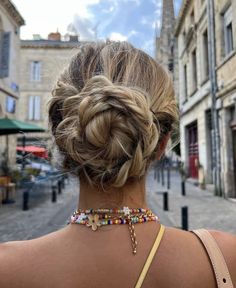 Bridesmaid Hair For Windy Day, Hairstyles For Brunch, Cute Hair Styles For Teens, Cute Hairstyles Up, Lake Hairstyles, Vacay Hairstyles, Summer Updos, Vacay Aesthetic