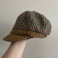 Never Worn No Flaws Casual Slouchy Brown Hat, Retro Winter Hat One Size, Retro Beanie Hat For Fall, Retro Adjustable Winter Hats, Retro Beanie Hat One Size, Retro Winter Beanie Hat, Adjustable Plaid Hat For Fall, Plaid Cap For Fall, Retro Beanie Hat, One Size Fits Most