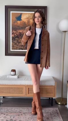 Brown Suede Jacket Outfit, Skirt Outfits Fall, Estilo Indie, Skandinavian Fashion, Chique Outfits, Professional Outfits Women, Corporate Outfits, Trendy Fall Outfits, Looks Street Style