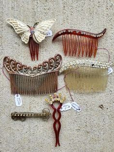 Unique Hair Jewelry, Unique Style Outfits, The Cardigans, Vintage Hair Clips, Vintage Hair Combs, Mode Chanel, Vintage Hair, Hair Combs