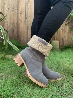 Grey Fold Over Boots, Chic Winter Outfits, Reindeer Headband, Grey Crewneck, Dress Jewelry, Rubber Heels, Boots For Sale, Knit Jumper, High Heel Boots