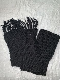 EXPRESS KNIT BLACK SCARF. Condition is "Pre-owned". Shipped with USPS First Class. Warm Black Scarves For Fall, Warm Black Scarf For Fall, Warm Black Winter Scarf, Black Winter Scarves For Cold Weather, Casual Black Warm Scarves, Casual Warm Black Scarves, Casual Black Warm Scarf, Casual Warm Black Scarf, Warm Black Scarves For Cold Weather