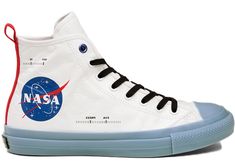 Buy and sell authentic Converse shoes on StockX including the Converse Chuck Taylor All-Star 100 Hi Spacesuit NASA White Blue and thousands of other sneakers with price data and release dates. Sneakers With Stars On Them, Tennis Shoes Blue, Space Shoes, Converse Design, Street Style Shoes, Custom Nike, Converse Sneakers