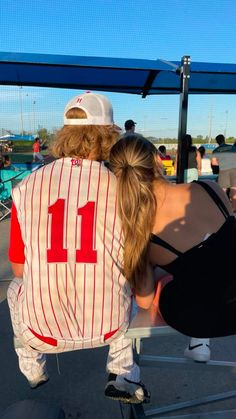 Birthday Gifts For Baseball Boyfriend, Baseball Gf Aesthetic, Baseball Couples Pictures, Baseball Boyfriend Pictures, Baseball Bf And Gf Pics