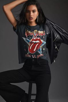 Band Shirt Outfits, Rock Photoshoot, T Shirt Styles, Graphic Tees For Women, Rock Shirts, Cotton Pullover, Tees For Women, Black Fits