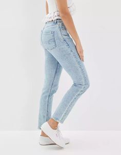 AE Strigid Mom Jean Mom Jeans American Eagle, American Eagle Jeans Women, Ripped Jeggings, American Eagle Mom Jeans, Mom Jeans Outfit, Eagle American, Distressed Mom Jeans, Jeans American Eagle, High Waisted Mom Jeans