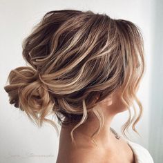 Easy Cute Bun, Birthday Wig Hairstyles, Messy Bun For Short Hair, Cute Bun, Cute Bun Hairstyles, Short Hair Bun, Mother Of The Bride Hair, Short Hair Lengths