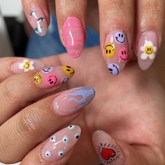 Nails With Tulips, Retro Nails, Hippie Nails, Daisy Wallpaper, Cute Simple Nails, Colorful Nail, Simple Gel Nails, Really Cute Nails