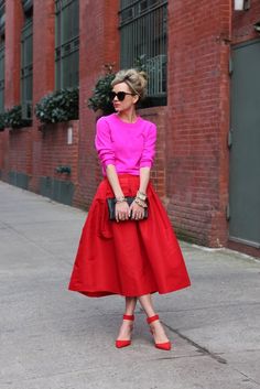 Atlantic-Pacific: all of the brights Rok Midi, Color Trends Fashion, Aesthetic Red, Red Skirt, Red Prom, Dress Aesthetic, Looks Street Style, Red Skirts, Inspired Outfits