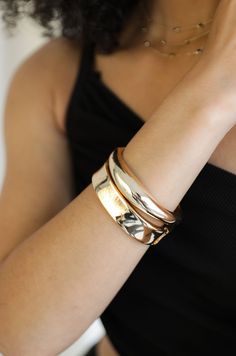 Materials 18K Gold Plated, Zinc Length 2.4" Diameter Hunter Bell, Accessories Boutique, Back Necklace, Gold Plated Bracelets, Chain Anklet, Boutique Online, Bangle Set, Keep Jewelry, Dream Jewelry