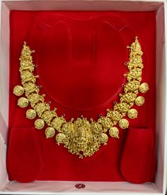 Aesthetic Letters, Gold Bridal Jewellery Sets, Bangles Design, Gold Bangles Design, Gold Jewellery Design Necklaces