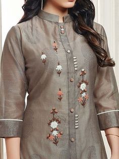 Designer Kurtis Online, Churidar Neck Designs, Kurti Sleeves Design, New Kurti Designs, Mode Kimono, Designer Kurti Patterns, Simple Kurti Designs