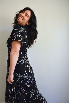 Hughes Dress Hack: Sideseam Zipper with No Buttons Up the Front – Friday Pattern Company Dress Hack, Zipper Face, Handmade Wardrobe, Lining Fabric, Invisible Zipper, Good Time