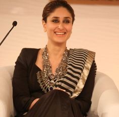 Kareena In Saree, Pretty Zinta, Biography Movies, Leadership Summit, Saree Blouse Neck Designs, Bollywood Gossip, Kareena Kapoor