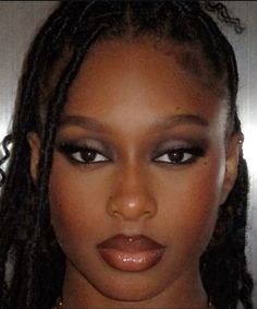 vouge 2006 Makeup Black Women, Early 2000s Makeup Black Women, Light 90s Makeup, 2005 Makeup Black Women, 2000 Makeup Black Women, 2009 Makeup Trends, Early 2000s Makeup Looks Black Women, 2000s Makeup Black Women, 2008 Makeup Looks