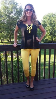 Fall Yellow Pants, Mustard Pixie Pants Outfit, Chic Yellow Summer Pants, Yellow Wide-leg Pants For Work, Casual Yellow Mid-rise Pants, Student Teaching Outfits, Teacher Outfits Dresses