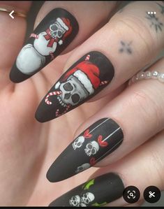 Christmas Nail Trends, Winter Nail Ideas, Xmas Nail, Horror Nails, Fashionable Nails, Chic Nail Designs, Winter Fashion Trends, Skull Nails, Halloween Acrylic Nails