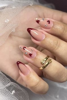 Short Almond Nails Designs Valentines, Nails Inspiration Red And Gold, Trendy Almond Acrylic Nails, Simple Cute Nails Almond, Almonds Nails Designs, Simple Almond Nail Ideas, Valentine’s Day Nails Almond Shape, Valentines Almond Shaped Nails, Swagapino Aesthetic