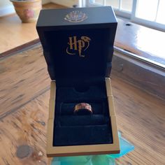 Harry Potter Collectible Sterling Silver And Enamel Ring With Gold Overlay It’s The Symbol For Their School And This Comes In The Box Original Harry Potter Jewelry, Harry Potter Collection, 5 Rings, Gold Overlay, Enamel Ring, Ring Color, Warner Bros, Womens Jewelry Rings, The Box