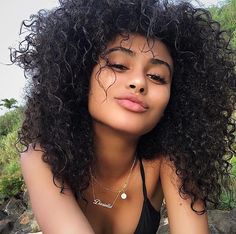 hairstyles for light skin curly hair Mixed Actresses, Daniella Perkins, E Girl Hair, Brazilian Curly Hair, Afro Latina, Embrace It, Curly Afro, Curly Hair Inspiration, Curly Girl Hairstyles