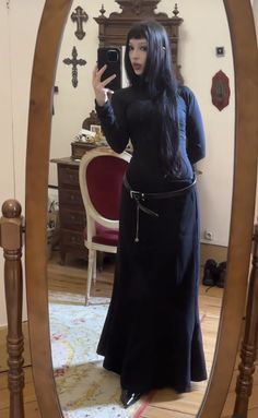 Fashion Goth Outfits, Hip Windows Outfit, Lounge Goth Outfits, Alt Women Outfits, Gothic Modest Outfits, Dark 70s Style, Midwest Gothic Outfit, Alternative Modest Outfits, All Black Layered Outfit