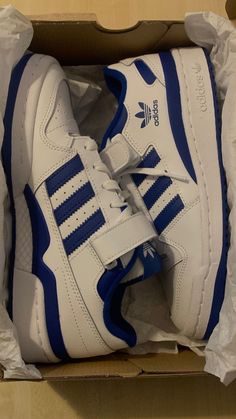 Adidas Shoes Outfit, Dr Shoes, Trendy Shoes Sneakers, Shoe Wishlist, Cute Nike Shoes, Hype Shoes, Cute Nikes, Aesthetic Shoes