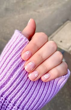 Cute gel nail inspo! Natural pink/nude with flowery design on short, natural nails. Nail Inspiration Natural Nails Short, Simplistic Short Nails, Mail Inspo Short Nails, Gel Manicure On Short Natural Nails, Natural Short Nail Inspiration, Natural Look Gel Nails Short, Short Nail Simple Ideas, Really Short Gel Nails Summer, Pink Natural Nails With Design